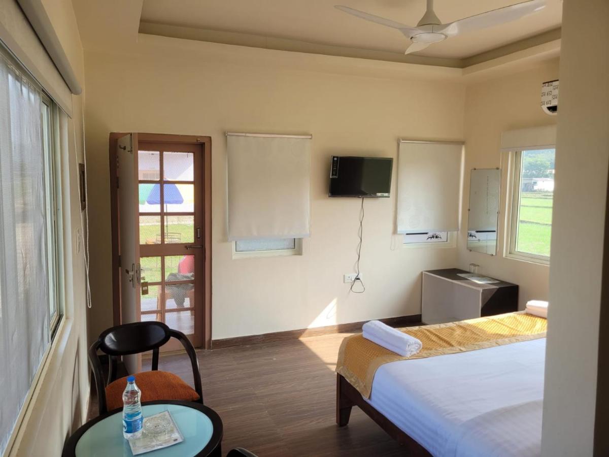 Corbett Veda Inn Rāmnagar Exterior foto